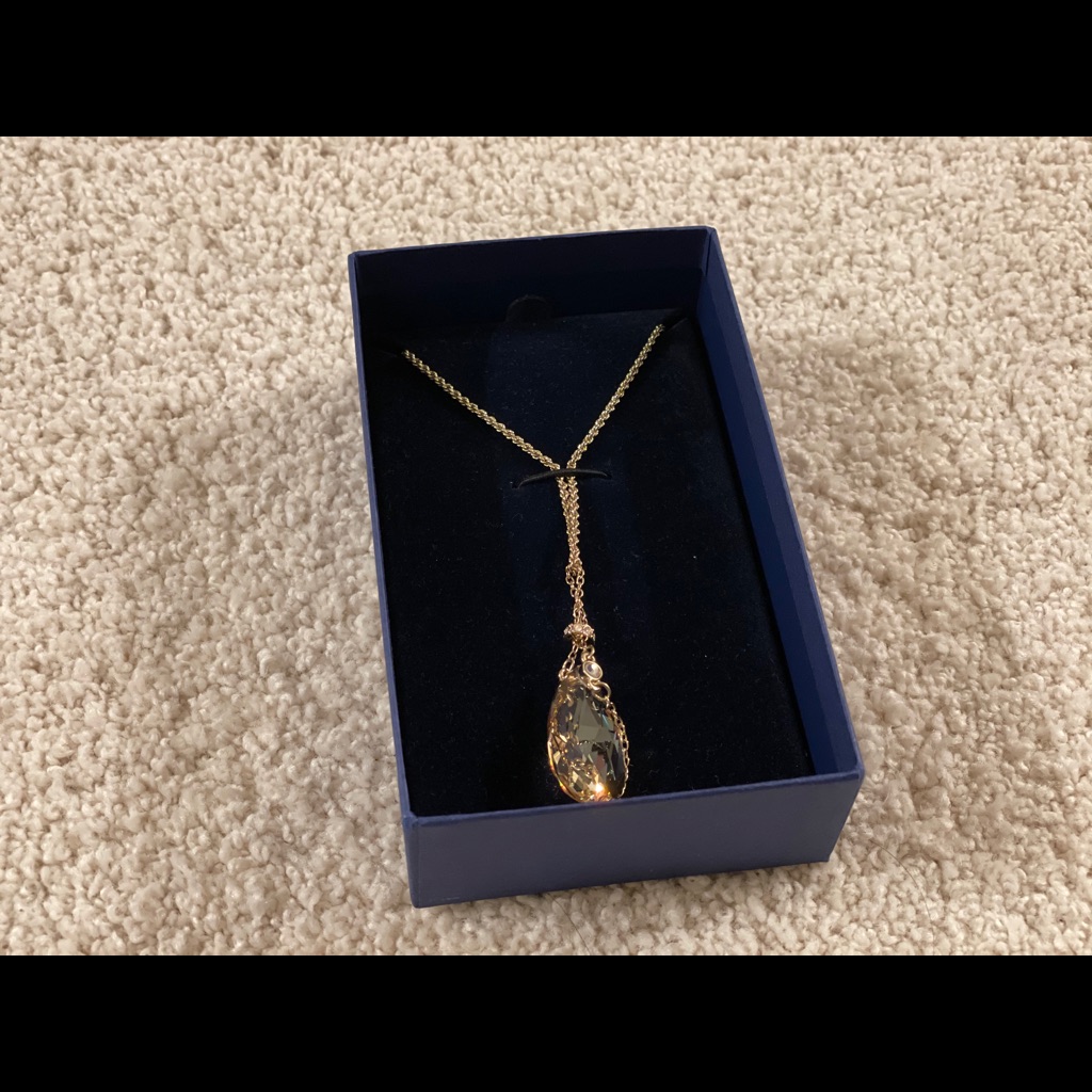 Like-New! Swarovski Pendant Necklace